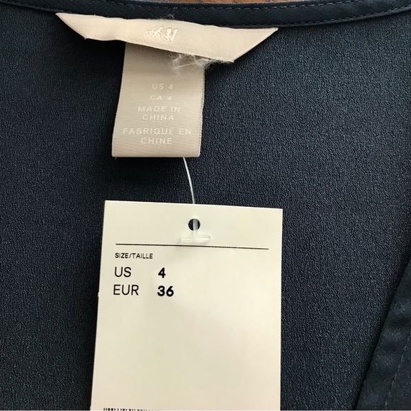 H&M Navy Flutter Sleeve Midi Dress Sz 4 - Picture 3 of 3